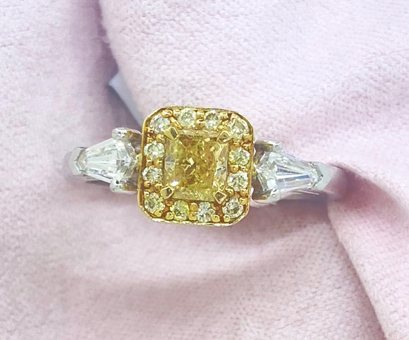 YELLOW DIAMOND & WHITE DIAMOND RING